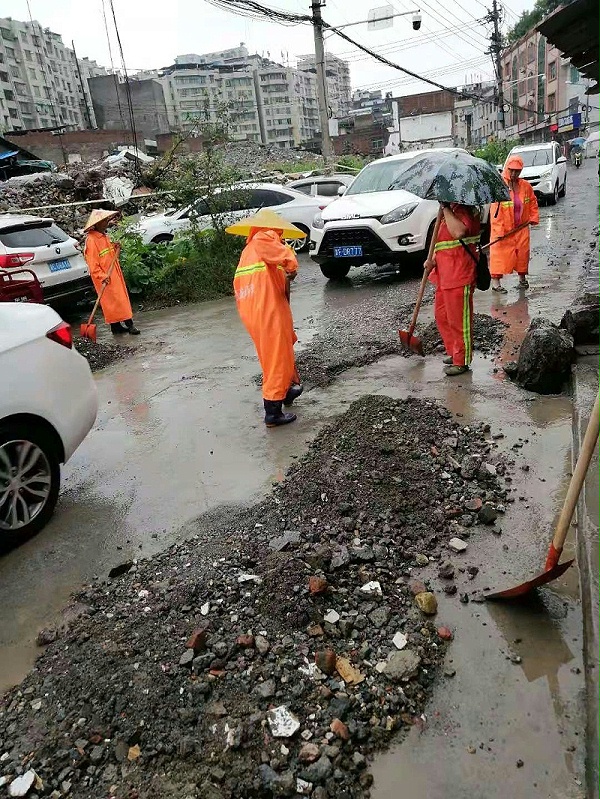 玉龙环保：道路清淤