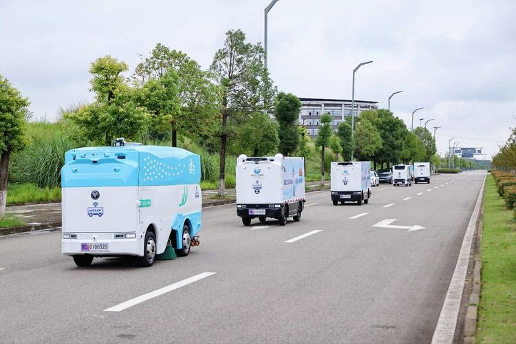 玉龙环保：无人驾驶环卫设备