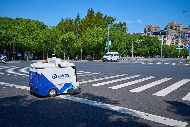 玉龙环保：无人环卫德清样本